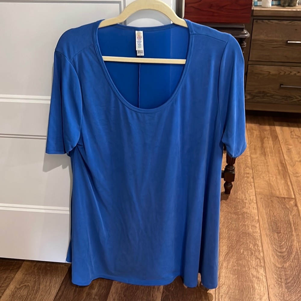 Lularoe Perfect tee